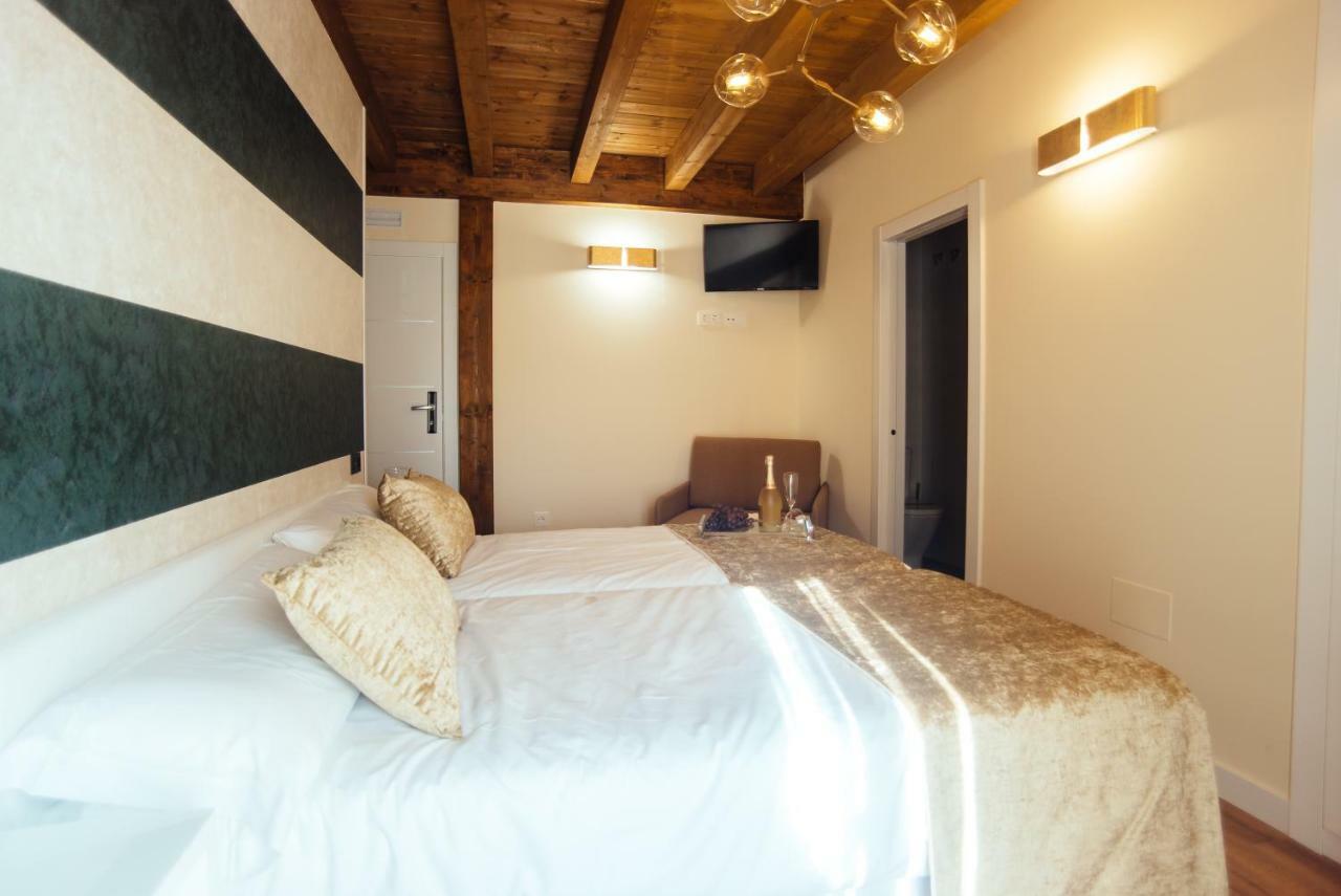Hotel Rural Pinares De Soria Molinos de Duero Exteriör bild